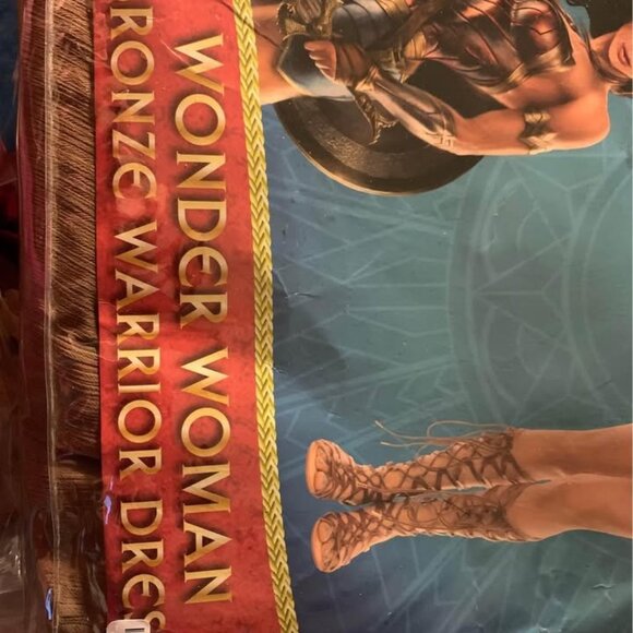ladies size XL 12/14 Wonder Woman Bronze Warrior Costume with Roman Sandals - Picture 7 of 9